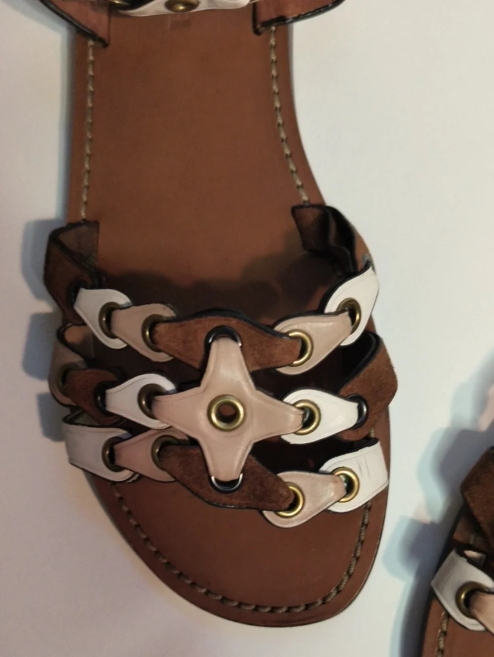 Coach G2087 Link Detail Leather Flat Sandals Brown White Beige Multi Size 9.5B
